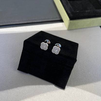 [OrnoraJewelry]CLOVER MINI DIAMOND STUD EARRINGS