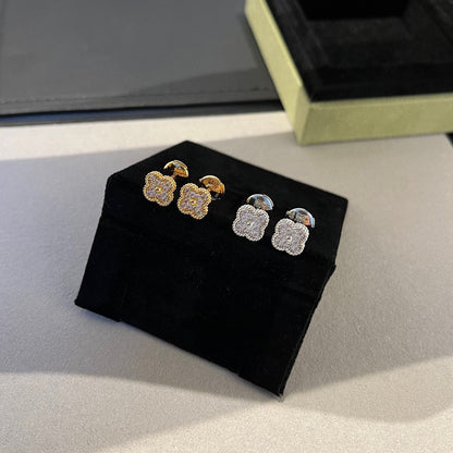 [OrnoraJewelry]CLOVER MINI DIAMOND STUD EARRINGS