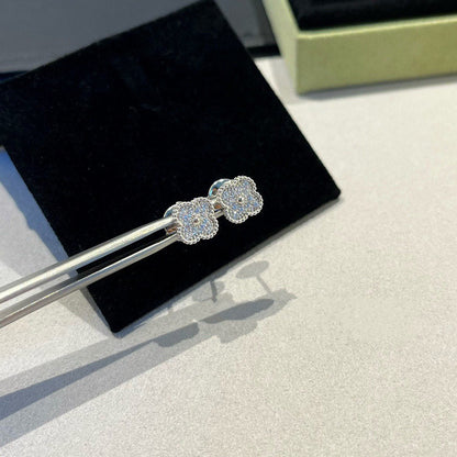 [OrnoraJewelry]CLOVER MINI DIAMOND STUD EARRINGS