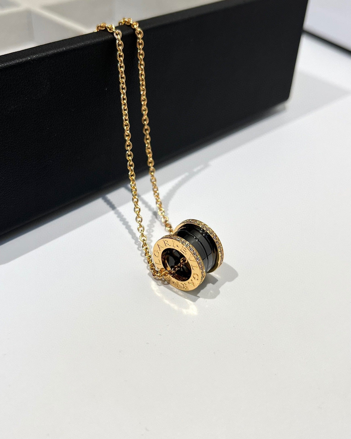 [OrnoraJewelry]ZERO 1 BLACK CERAMIC DIAMOND PINK GOLD NECKLACE