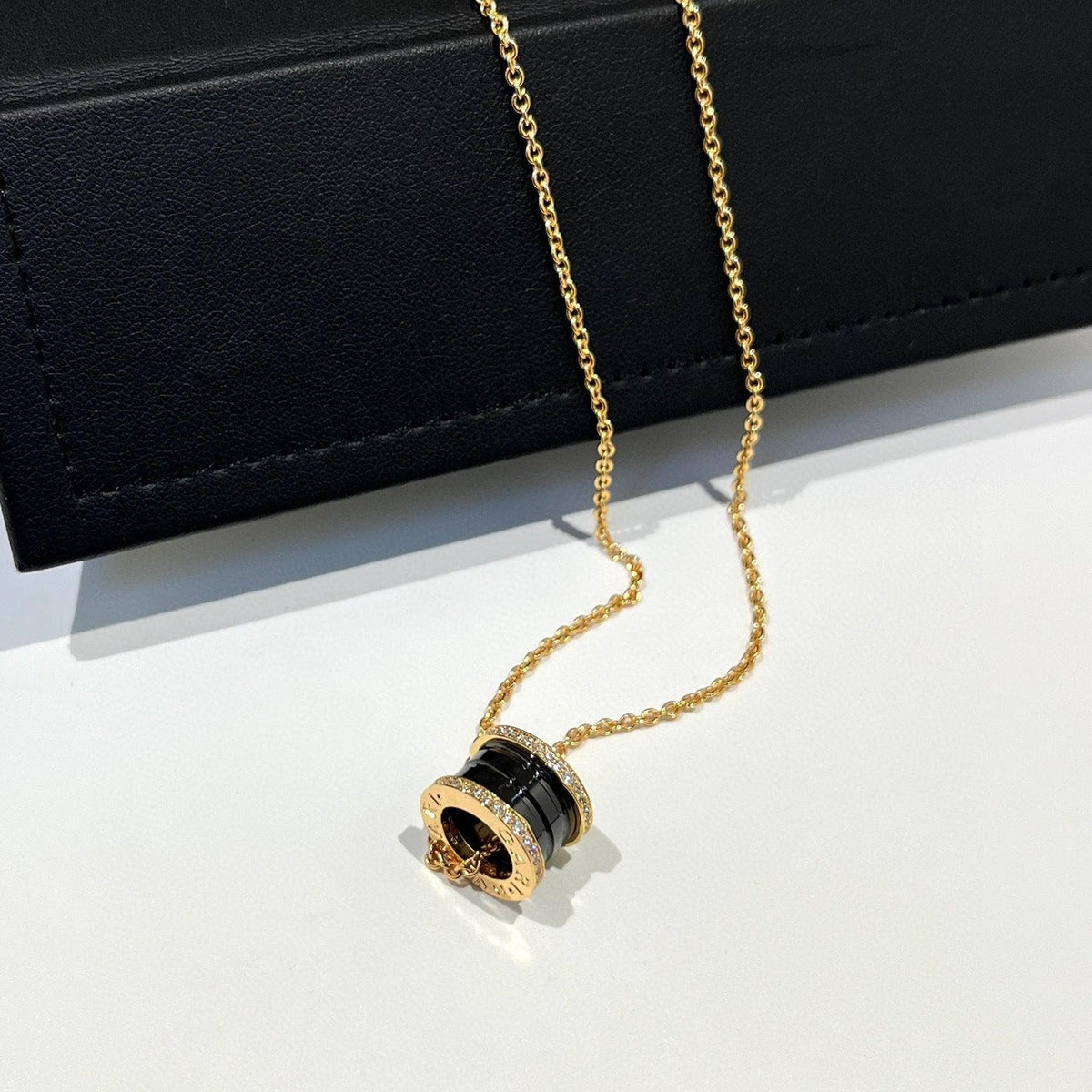 [OrnoraJewelry]ZERO 1 BLACK CERAMIC DIAMOND PINK GOLD NECKLACE