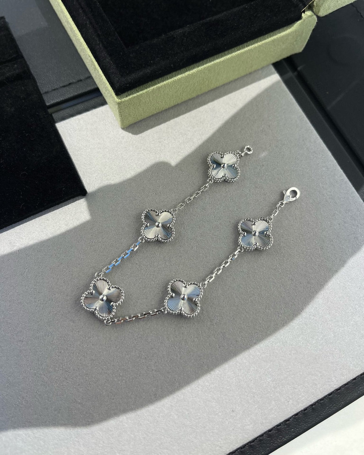 [OrnoraJewelry] CLOVER 5 MOTIF LASER BRACELET COLLECTION